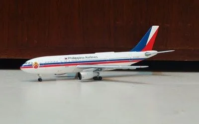Philippine Airlines Airbus A300B RP-C3003 1:400 Aeroclassics