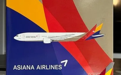 Asiana Airlines Boeing 777-200 HL7596 1:400 Phoenix Models