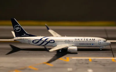 厦門航空 ボーイング 737-800 w/ Winglets B-5302 画像1