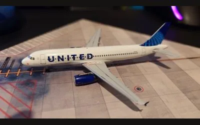 ユナイテッド航空 エアバス A320-200 N1913U
