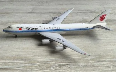 Air China Boeing 747-8 B-2487 1:400 Phoenix Models