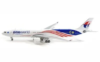 Malaysia Airlines Airbus A330-300 9M-MTE 1:400 Phoenix Models