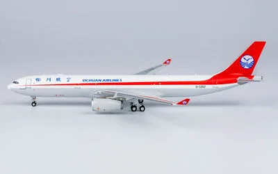 四川航空 エアバス A330-300P2F B-32D2