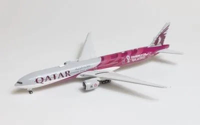 Qatar Airways Boeing 777-300ER A7-BEB 1:400 Phoenix Models