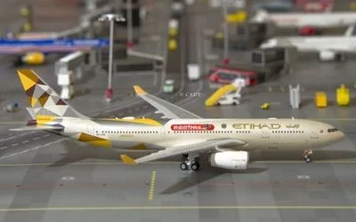 Etihad Airways Airbus A330-200 A6-EYH 1:400 Phoenix Models