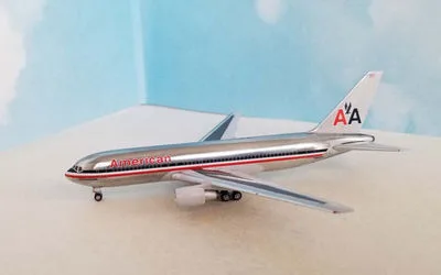 American Airlines Boeing 767-200 N303AA 1:400 Aeroclassics