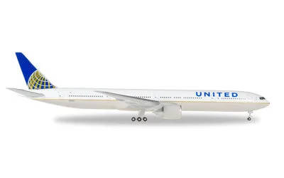 ユナイテッド航空 ボーイング 777-300ER N58031