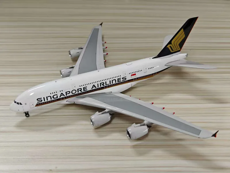 Singapore Airlines Airbus A380-800 9V-SKZ 1:400 Phoenix Models