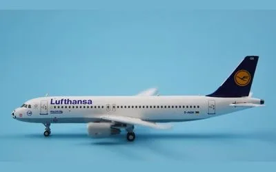 ルフトハンザ航空 エアバス A320-200 D-AIQR 画像1