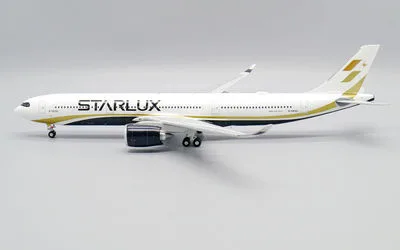 Starlux Airlines Airbus A330-900 B-58301 1:200 JC Wings