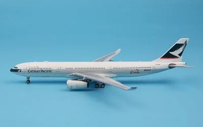 キャセイパシフィック エアバス A330-300 B-HLN 画像1
