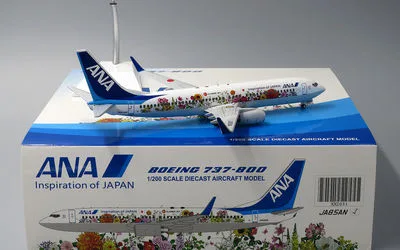 All Nippon Airways (ANA) Boeing 737-800 w/ Winglets JA85AN 1:200 JC Wings