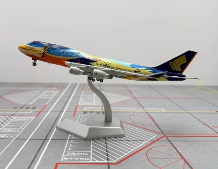Singapore Airlines Boeing 747-400 9V-SPK 1:400 HX Models