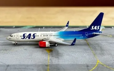 スカンジナビア航空 ボーイング 737-800 w/ Winglets LN-RGI