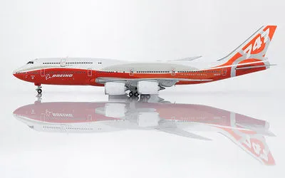 Boeing House Boeing 747-8 N6067E 1:400 HX Models
