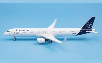 Lufthansa Airbus A321neo D-AIEB 1:400 Panda Model