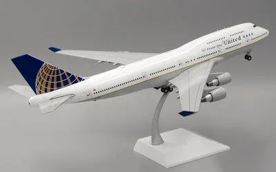 United Airlines Boeing 747-400 N121UA 1:200 JC Wings