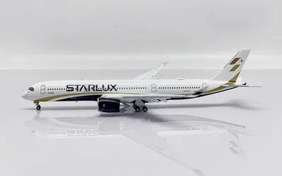 Starlux Airlines Airbus A350-900 B-58502 1:400 JC Wings