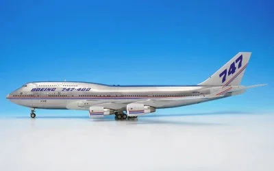 Boeing House Boeing 747-400 N401PW 1:200 SQ Wings