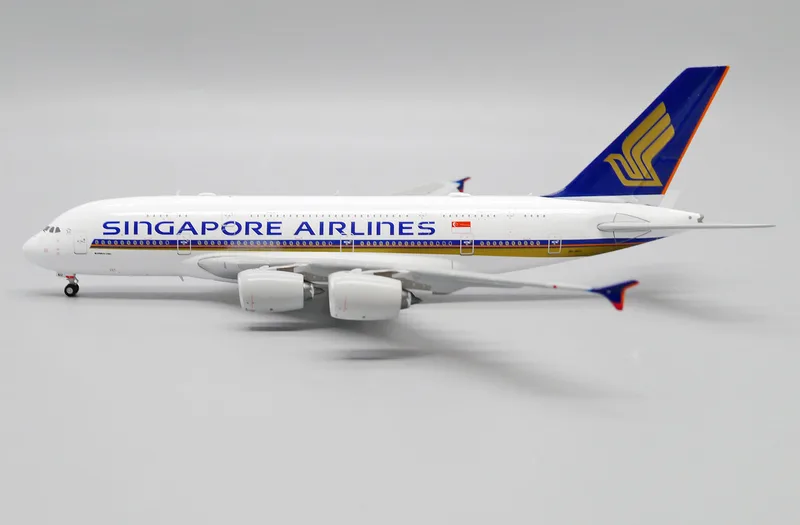 Singapore Airlines Airbus A380-800 9V-SKU 1:400 JC Wings