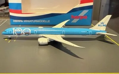 KLMオランダ航空 ボーイング 787-10 PH-BKA