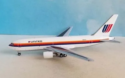 United Airlines Boeing 767-200 N602UA 1:400 Aeroclassics