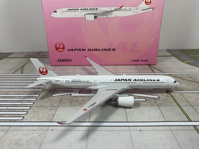 Japan Air Lines (JAL) Airbus A350-900 JA05XJ 1:400 Phoenix Models