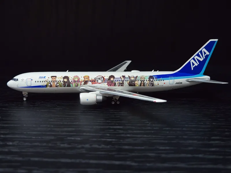 All Nippon Airways (ANA) Boeing 767-300 JA608A 1:400 Phoenix Models
