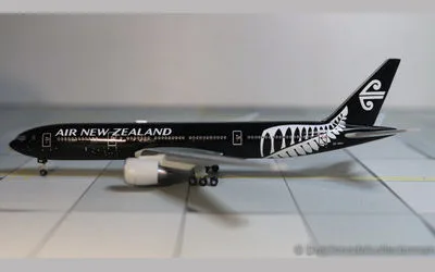 Air New Zealand Boeing 777-200 ZK-OKH 1:500 Herpa