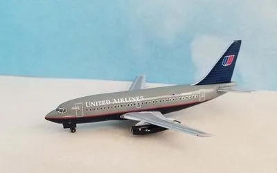 United Airlines Boeing 737-200 N998UA 1:400 Aeroclassics