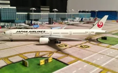 JAL ボーイング 777-300ER JA740J