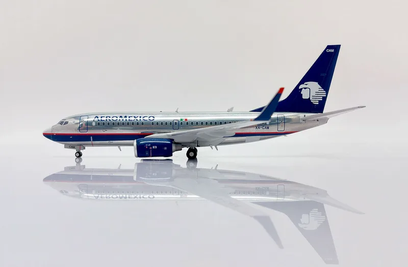 Aeromexico Boeing 737-700 w/ Winglets XA-CAM 1:200 JC Wings