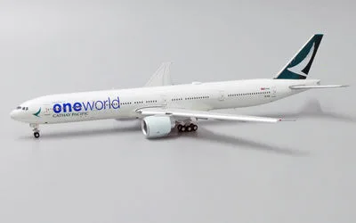 キャセイパシフィック ボーイング 777-300ER B-KQI 画像1