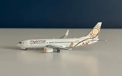 ミャンマー国営航空 ボーイング 737-800 w/ Winglets XY-ALG 画像1