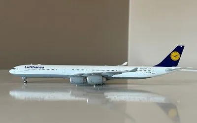 Lufthansa Airbus A340-600 D-AIHP 1:400 Phoenix Models