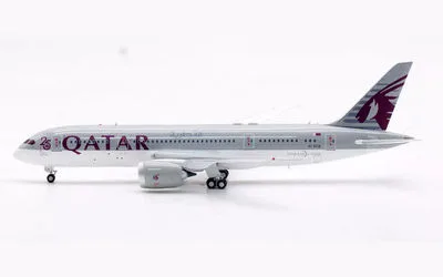 Qatar Airways Boeing 787-8 A7-BCB 1:400 Aviation400