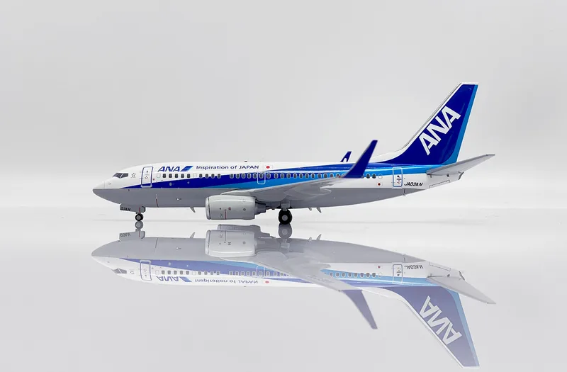 All Nippon Airways (ANA) Boeing 737-700 w/ Winglets JA03AN 1:200 JC Wings