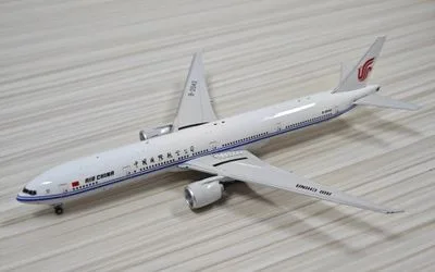 Air China Boeing 777-300ER B-2043 1:400 Phoenix Models