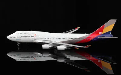 Asiana Airlines Boeing 747-400 HL7428 1:200 SQ Wings