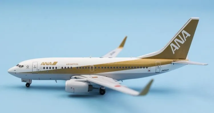 All Nippon Airways (ANA) Boeing 737-700 w/ Winglets JA01AN 1:400 Panda Model