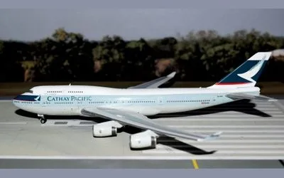 キャセイパシフィック ボーイング 747-400 B-HUJ 画像1