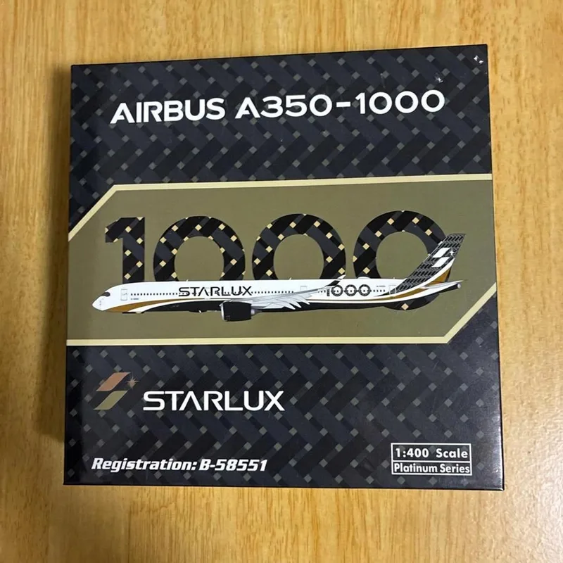 Starlux Airlines Airbus A350-1000 B-58551 1:400 Phoenix Models