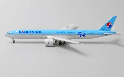 Korean Air Boeing 777-300ER HL8008 1:400 JC Wings