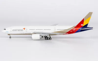 Asiana Airlines Boeing 777-200 HL8254 1:400 NG Models