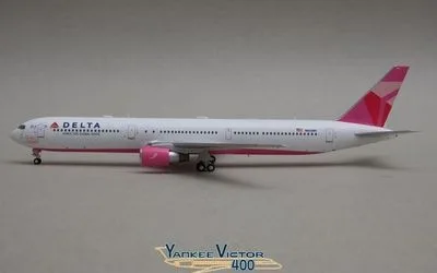 Delta Air Lines Boeing 767-400 N845MH 1:400 Panda Model