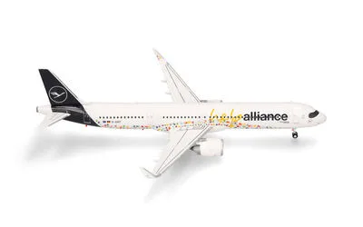 Lufthansa Airbus A321neo D-AIEP 1:200 Herpa