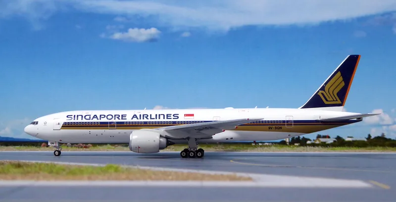 Singapore Airlines Boeing 777-200 9V-SQN 1:400 Phoenix Models