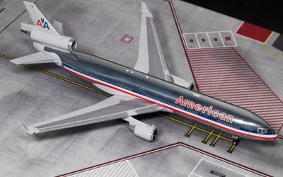 American Airlines McDonnell Douglas MD-11 N1762B 1:400 Phoenix Models