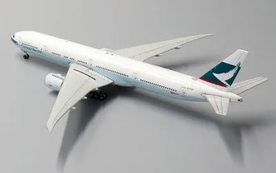 キャセイパシフィック ボーイング 777-300ER B-KQY 画像1