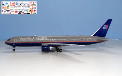 United Airlines Boeing 767-300 N666UA 1:400 Phoenix Models